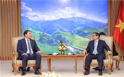 Thủ tướng Phạm Minh Chính tiếp Bộ trưởng Quốc phòng Mông Cổ