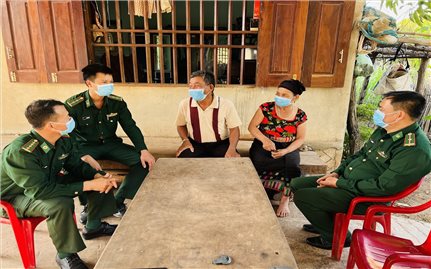 Bác sĩ quân hàm xanh chung tay vì sức khỏe của Nhân dân miền biên viễn