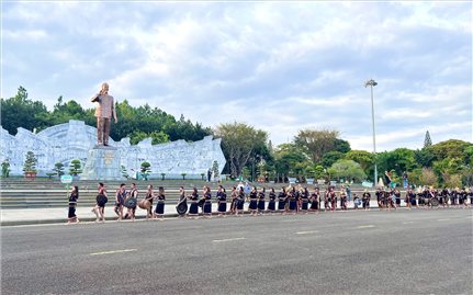 Gia Lai: Hơn 500 nghệ nhân biểu diễn cồng chiêng đường phố Pleiku