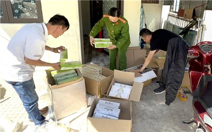 Lâm Đồng: Phát hiện vụ tàng trữ 3.400 bao thuốc lá lậu