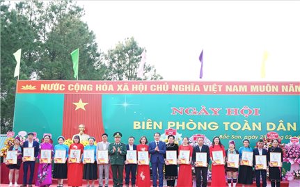 Quảng Ninh: Sôi nổi Ngày hội Biên phòng toàn dân