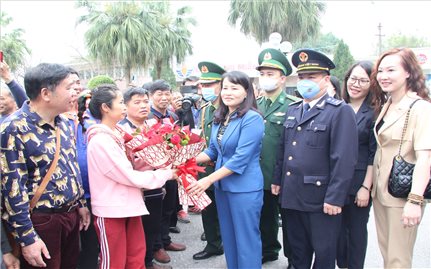 Quảng Ninh: Ngày đầu tiên khôi phục hoạt động đón khách du lịch theo đoàn