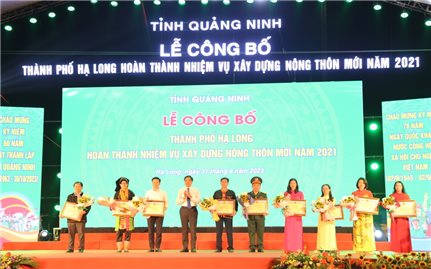 Công bố quyết định công nhận TP Hạ Long (Quảng Ninh) hoàn thành chương trình xây dựng NTM