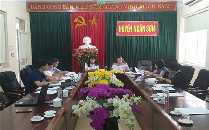 Báo Dân tộc và Phát triển kiểm tra việc phát hành báo cho Người có uy tín tỉnh Cao Bằng, Bắc Kạn