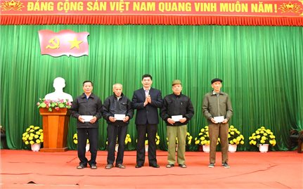 Thứ trưởng, Phó Chủ nhiệm UBDT Y Vinh Tơr thăm, chúc Tết đồng bào DTTS tỉnh Bắc Giang