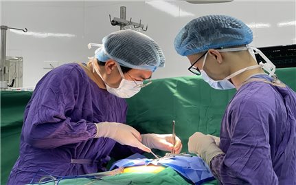 Ca ghép đa tạng tim - thận thành công đầu tiên tại Việt Nam
