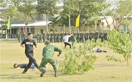 Kiên Giang: Tổ chức ra quân huấn luyện và phát động thi đua năm 2023