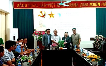 Ban Dân tộc tỉnh Hòa Bình và Cà Mau trao đổi kinh nghiệm về triển khai thực hiện Chương trình Mục tiêu quốc gia