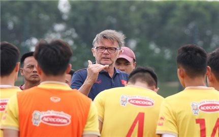 HLV Troussier tôn trọng 4 đội bóng cùng bảng SEA Games 32