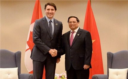 Thủ tướng Phạm Minh Chính gặp Thủ tướng Canada