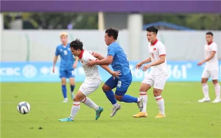 ASIAD 19: Bóng đá nam Việt Nam thắng lợi trận mở màn