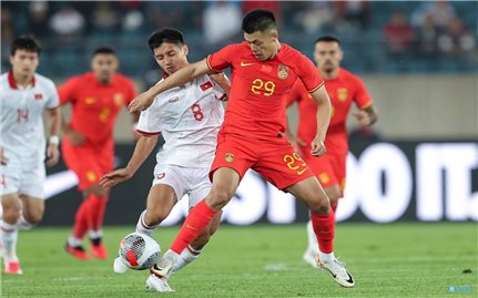 Đội tuyển Việt Nam để thua trận đầu tiên dưới sự dẫn dắt của HLV Philippe Troussier