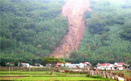 Bình Định: Nhiều khu vực có nguy cơ sạt lở, sụt lún khi xảy ra mưa lũ