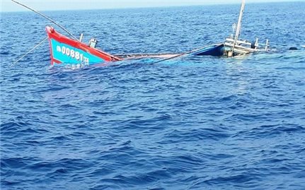 Thủ tướng chỉ đạo tổ chức tìm kiếm, cứu nạn các ngư dân 2 tàu cá bị chìm ở khu vực đảo Song Tử Tây