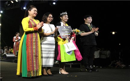 Nữ sinh Dân tộc Sán Chay đạt ngôi vị Quán quân Cuộc thi Đại sứ Đại đoàn kết Dân tộc Đắk Lắk