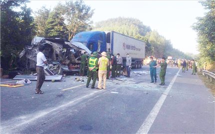 Lạng Sơn: Tai nạn giao thông nghiêm trọng khiến 15 người thương vong