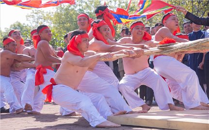 Hà Nội: Giao lưu trình diễn nghi lễ và trò chơi kéo co Việt Nam - Hàn Quốc