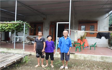 Văn Lãng (Lạng Sơn): Hỗ trợ nhà ở và nước sinh hoạt cho đồng bào DTTS
