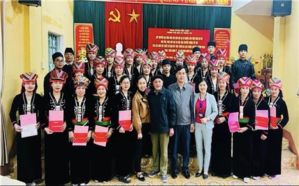 Văn Chấn (Yên Bái): Tập huấn truyền dạy Múa dân tộc Khơ Mú cho các hạt nhân văn nghệ