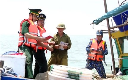 Đồn Biên phòng Tây Yên: Nỗ lực tuyên truyền, hỗ trợ ngư dân bám biển an toàn