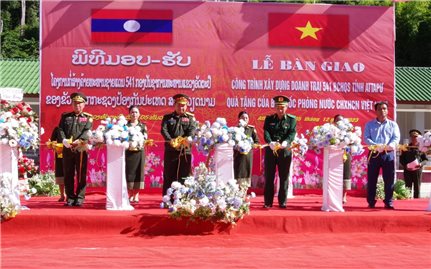 Bàn giao công trình xây dựng doanh trại 541 - Bộ Chỉ huy Quân sự tỉnh Attapư, Lào