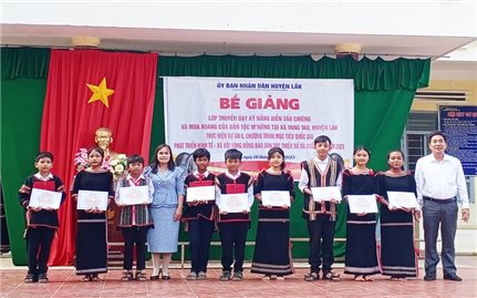 Đắk Lắk: Bế giảng lớp Truyền dạy kỹ năng diễn tấu chiêng và múa xoang của dân tộc Mnông