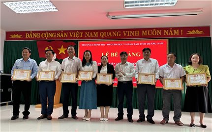 Quảng Nam: Bồi dưỡng kiến thức dân tộc cho cán bộ quản lý các trường phổ thông vùng đồng bào DTTS và miền núi