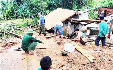 Quảng Bình: Lốc xoáy làm tốc mái 4 nhà dân ở xã vùng cao