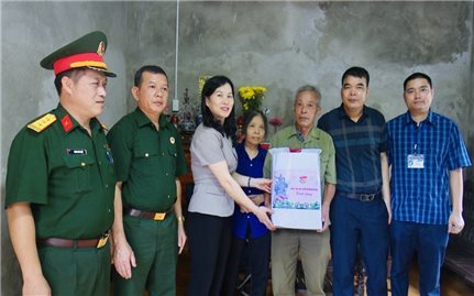 Huyện Chi Lăng (Lạng Sơn): Thăm tặng quà các gia đình chính sách, người có công nhân dịp Kỷ niệm 76 năm ngày Thương binh - Liệt sĩ 27/7