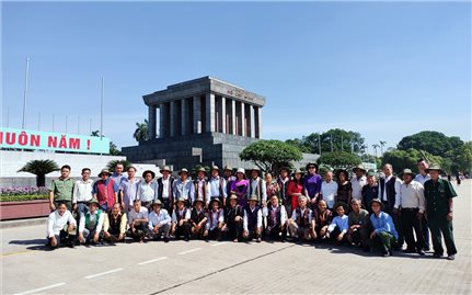 Ban Dân tộc tỉnh Thừa Thiên Huế: Tổ chức Đoàn đại biểu Người có uy tín đi thăm quan, học tập kinh nghiệm