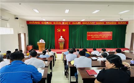 Khánh Hòa: Tổ chức Lớp bồi dưỡng kiến thức dân tộc cho đối tượng 3