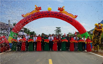 Quảng Ninh: Gắn biển công trình chào mừng 60 năm thành lập tỉnh