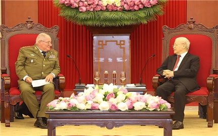 Tổng Bí thư Nguyễn Phú Trọng tiếp Bộ trưởng Bộ Các Lực lượng vũ trang Cách mạng Cuba