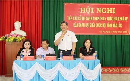 Thứ trưởng, Phó Chủ nhiệm Ủy ban Dân tộc tiếp xúc cử tri tại huyện Krông Bông
