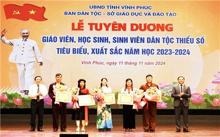 Vĩnh Phúc: Tuyên dương 10 thầy, cô giáo và 138 em học sinh, sinh viên DTTS có thành tích xuất sắc năm học 2023 - 2024