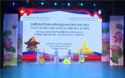 Đậm đà sắc màu văn hóa Việt Nam tại Lào năm 2024