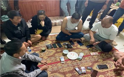 Quảng Trị: Bắt nhóm đối tượng đánh bạc bằng hình thức xóc đĩa