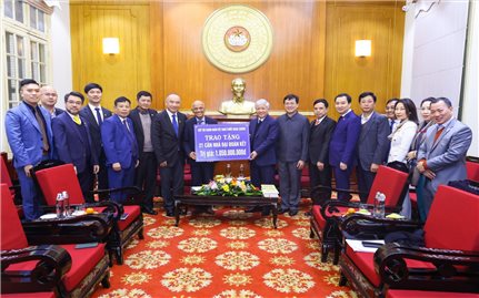 Tiếp nhận 21 căn nhà Đại đoàn kết cho hộ nghèo của tỉnh Điện Biên và các tỉnh Tây Bắc
