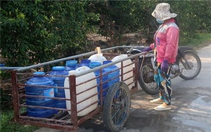 Tiền Giang: Mở vòi nước công cộng miễn phí, cứu trợ người dân vùng xâm nhập mặn
