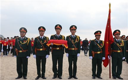 Phú Yên: Tổ chức Lễ Thượng cờ Tổ quốc tại Bãi Môn - Mũi Điện