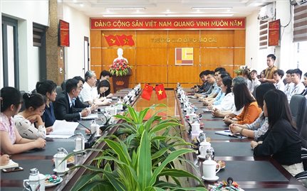 Đại sứ Trung Quốc Hùng Ba thăm và làm việc tại Trường Cao đẳng Lào Cai