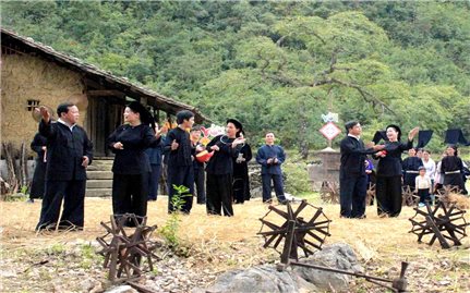 Gắn bảo tồn di sản Lượn Cọi của người Tày với phát triển du lịch ở Bảo Lâm
