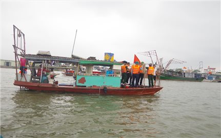 Quảng Yên (Quảng Ninh): Đã tìm thấy 2 trong 4 nạn nhân vụ lật thuyền