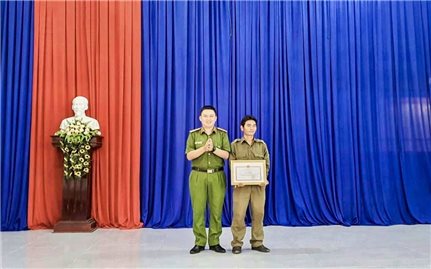 Lâm Đồng: Khen thưởng người dũng cảm cứu sống 2 học sinh bị đuối nước