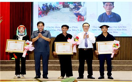 Hà Giang: Biểu dương, khen thưởng hơn 180 tập thể, cá nhân điển hình, tiêu biểu trong học tập và làm theo Bác