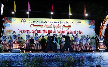 Khai mạc Festival Cao nguyên trắng Bắc Hà