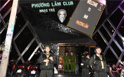 Đột kích, khám xét khẩn cấp quán bar lớn ở TP. Hồ Chí Minh, bắt giữ hàng chục đối tượng liên quan ma tuý