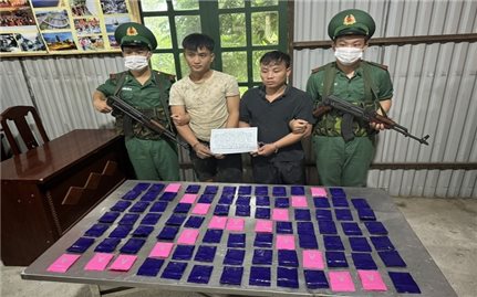 Bắt quả tang 2 nam thanh niên ở Sơn La mua bán 18.000 viên ma túy tổng hợp