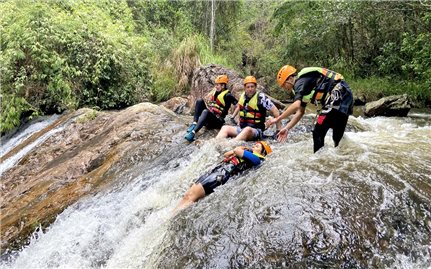 Tour vượt thác tại Đà Lạt vào top sản phẩm du lịch xuất sắc