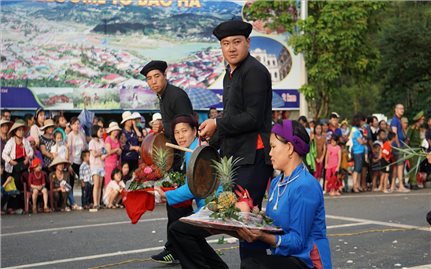 Lào Cai: Thúc đẩy khai thác tiềm năng bản sắc văn hóa vùng cao trong phát triển kinh tế
